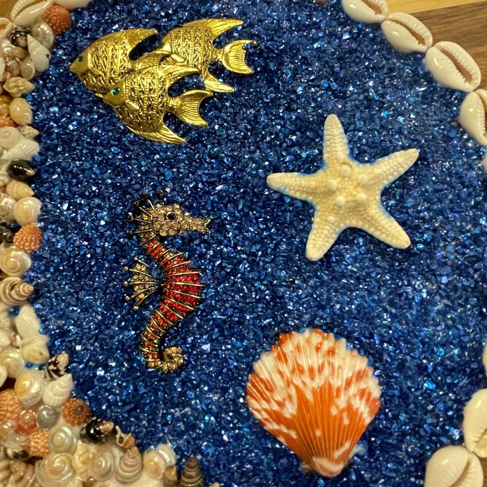 Ocean-Themed Wall Art with Seashells Sea Animal and Blue Crushed Glass - Picture 5 of 6